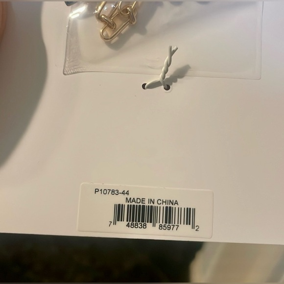 Juicy Couture BWT Gold Paper Clip Style Necklace with Padlock Charm - Picture 3 of 3